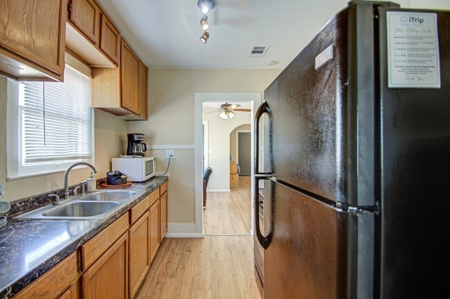 Photo - 322 N 12th St