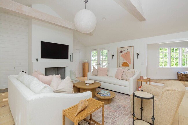 Photo - 49 W Gate Rd