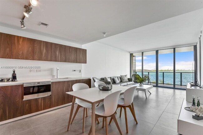 Photo - 3131 NE 7th Ave Unidad 305