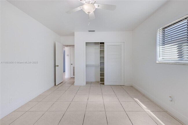 Photo - 821 NW 41st St Unit B