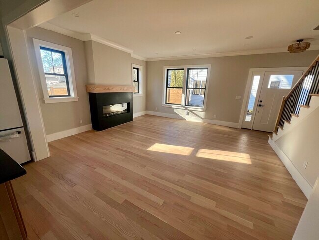10 Webber Ave