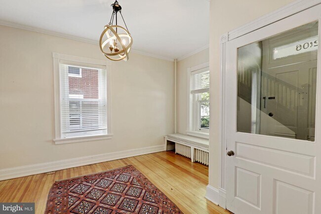 Photo - 206 Rockwell Terrace