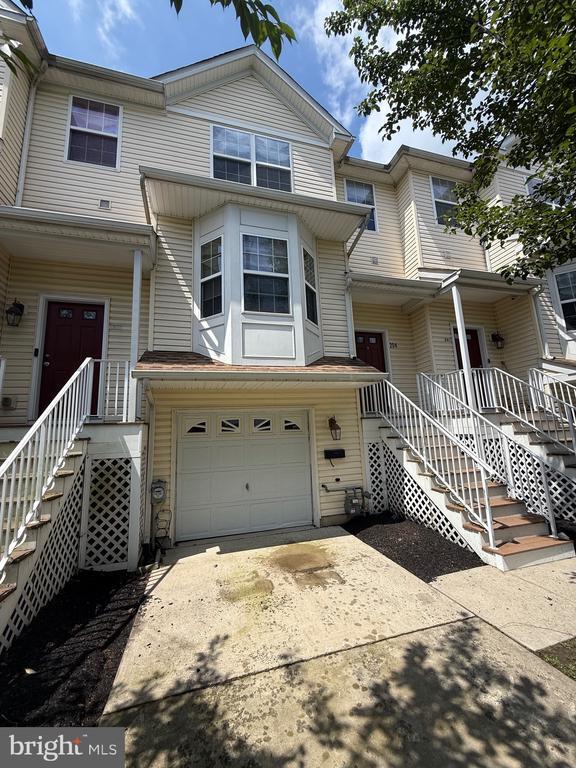 Photo - 204 Jones St Townhome