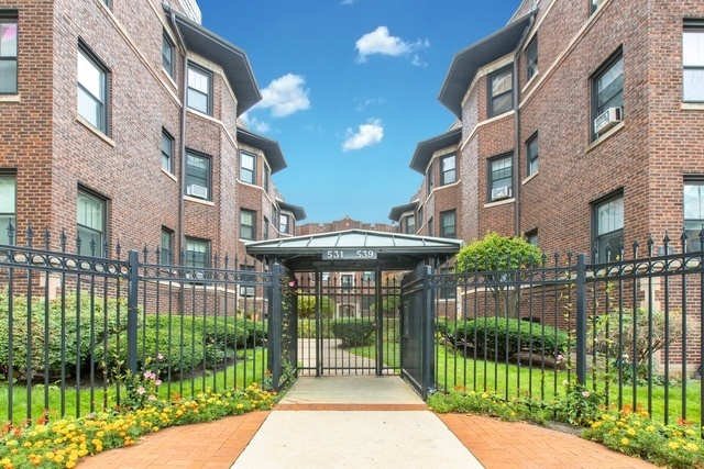 Photo - 533 W Addison St Condo Unit 2N