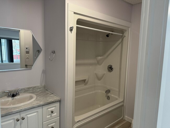 Photo - 317 King Av Unité #200