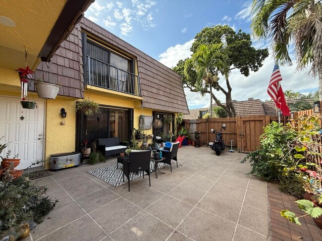 Photo - 1021 Springdale Cir