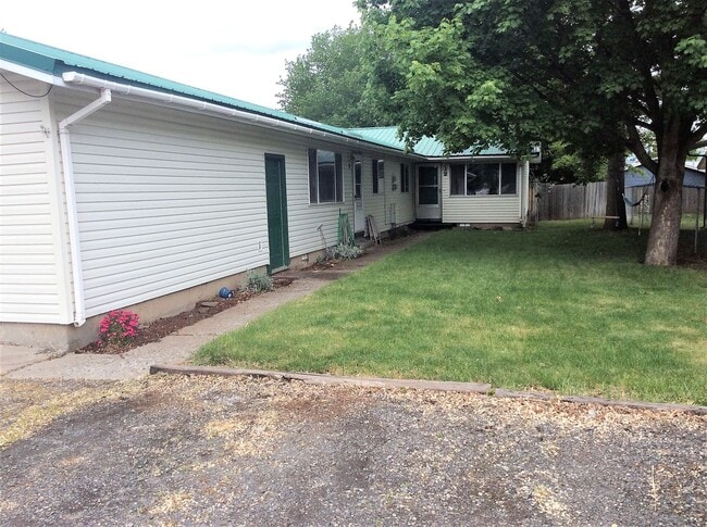 Photo - 3201 N Walnut St Unidad 3201 N Walnut #02