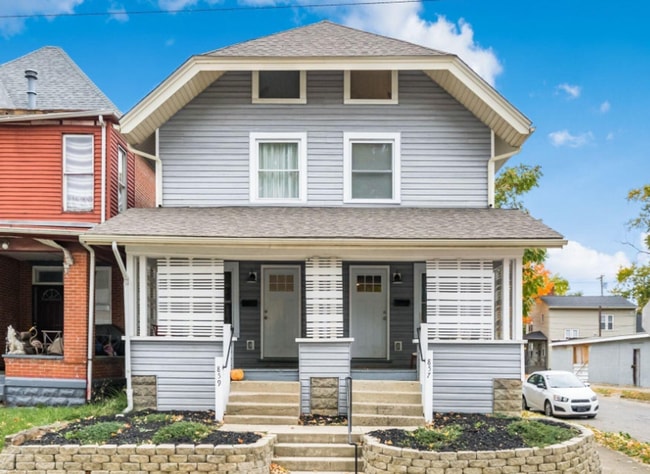 Building Photo - 857-859 Wilson Ave Unit 859