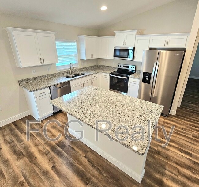 Photo - 661 E Vercelli Ln