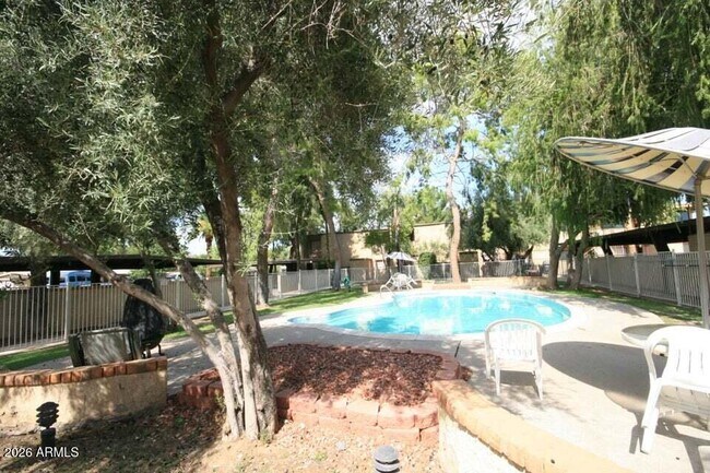 Photo - 1302 E Maryland Ave