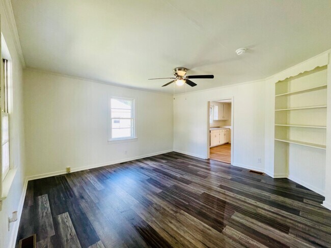Photo - 383 Wesley St