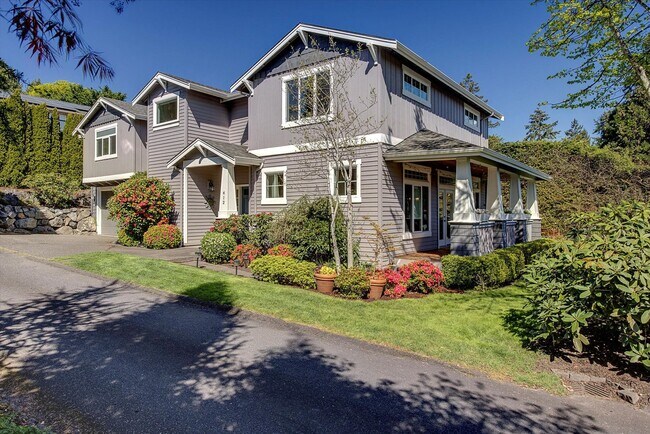 Building Photo - 4Bd/2.5Ba Kirkland Home