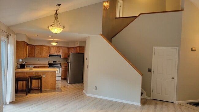 Photo - 615 Hilltop Terrace