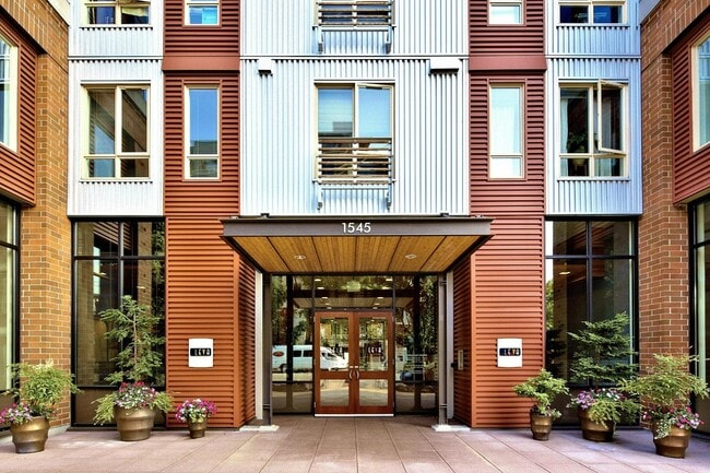 Building Photo - LEVA on Market