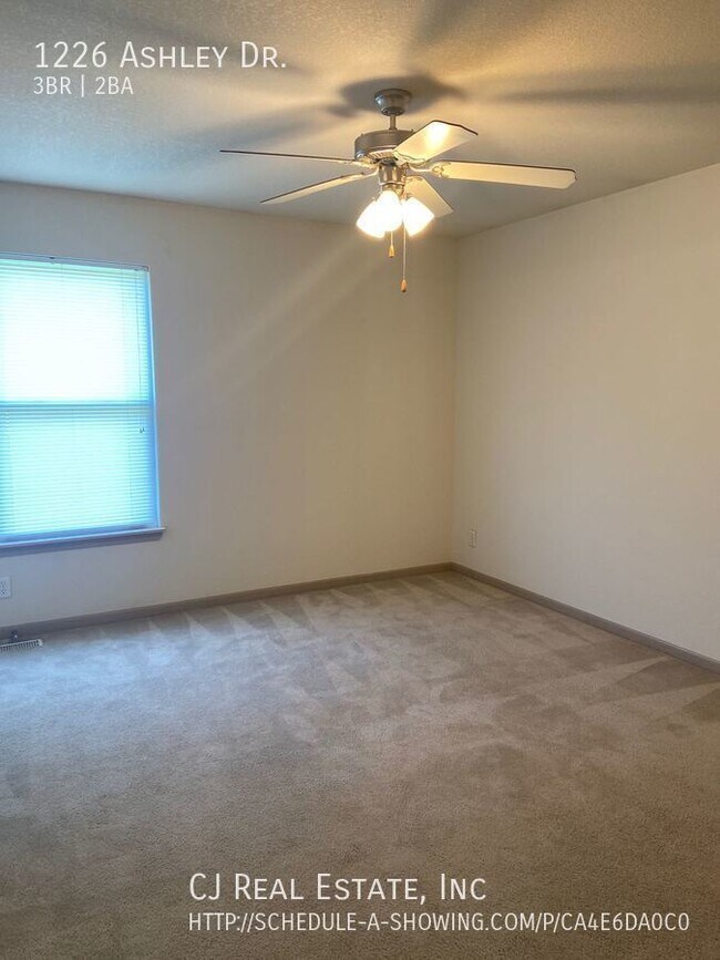 Photo - 1226 NW Ashley Dr