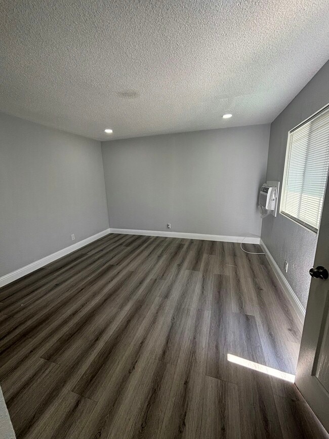 Building Photo - 13187 Splendora Ave Rental