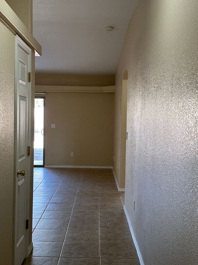 Photo - 2701 McCulloch Blvd N Unidad 4b4e41c6-de8f-11ef-9c97-0a9c9d4e8b0c