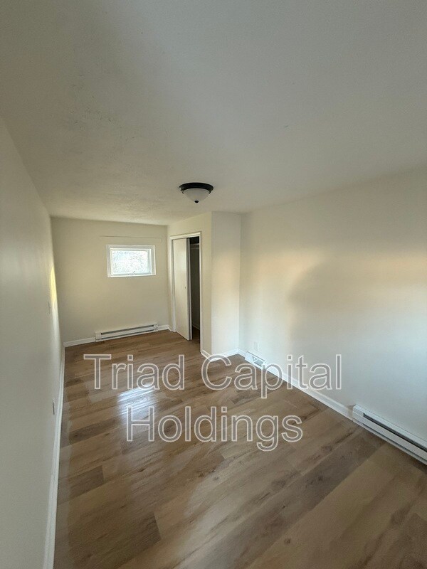 Photo - 832 E Brookline St