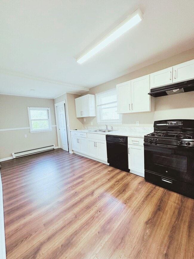 Photo - 33 Elmwood Ave