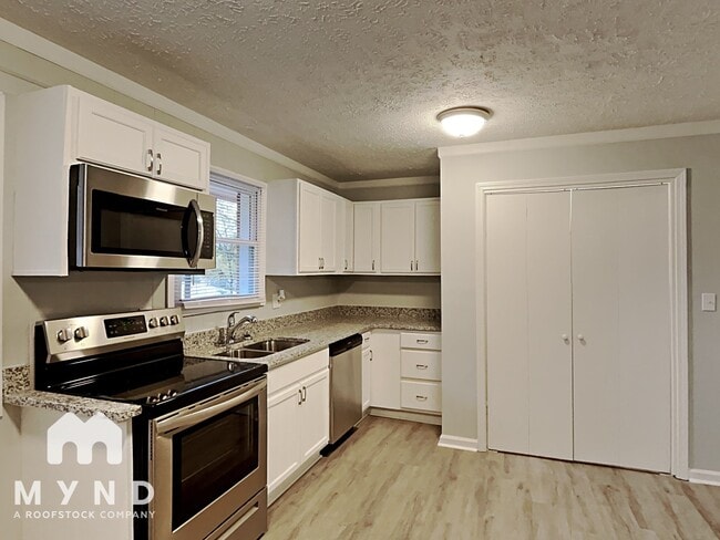 Photo - 8133 Puckett St SW