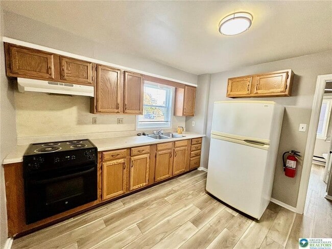 Photo - 101 W Grant St