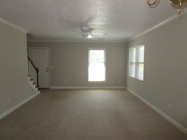 Photo - 885 Grimble Ct