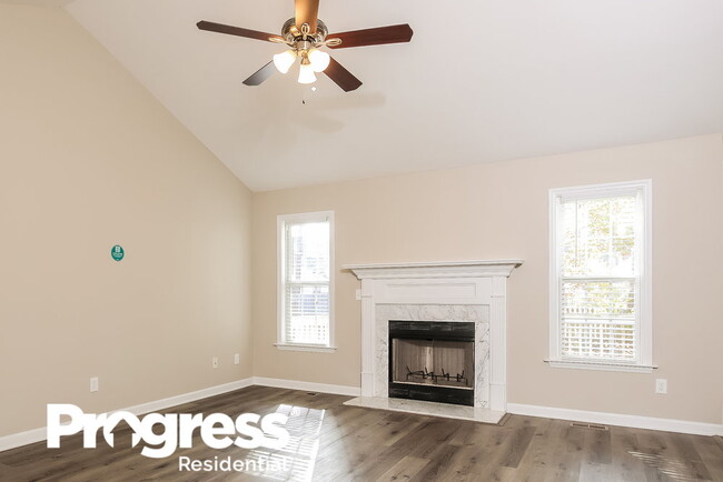 Photo - 300 Wood Green Dr