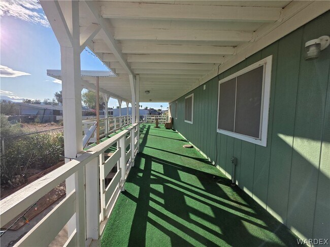 546 Roadrunner Dr