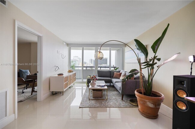 Photo - 3200 Collins Ave Unit 12-3