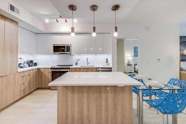 Photo - 1051 First Street Northeast-SI ID1040186P Unidad SI ID1040186P