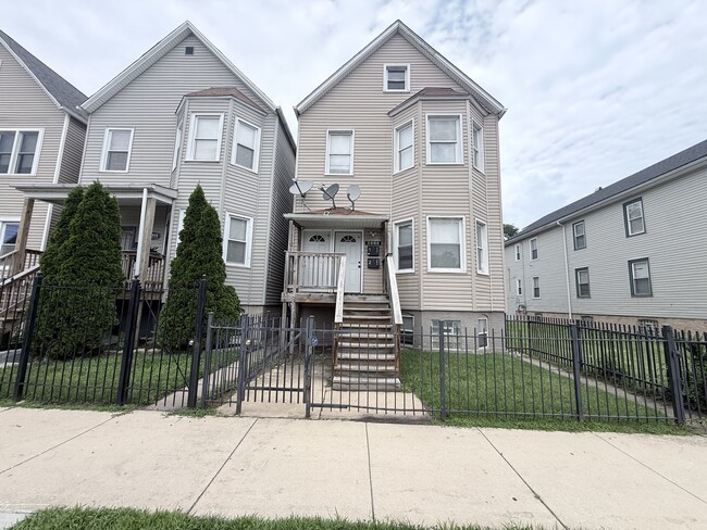 Building Photo - 3008 E 81st St