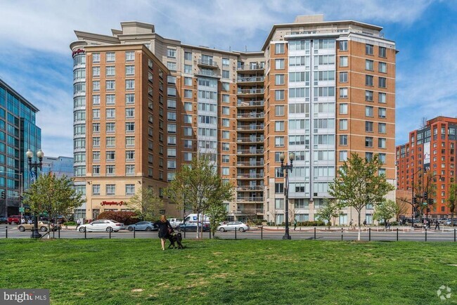 Building Photo - 555 Massachusetts Ave NW Unit 1305 Rental