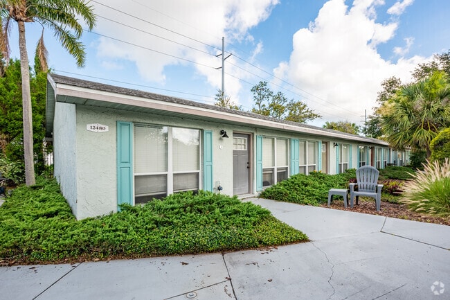 Building - Casa Corsicana