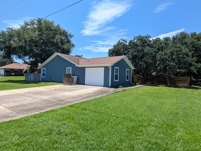 Photo - 8325 Fortworth St