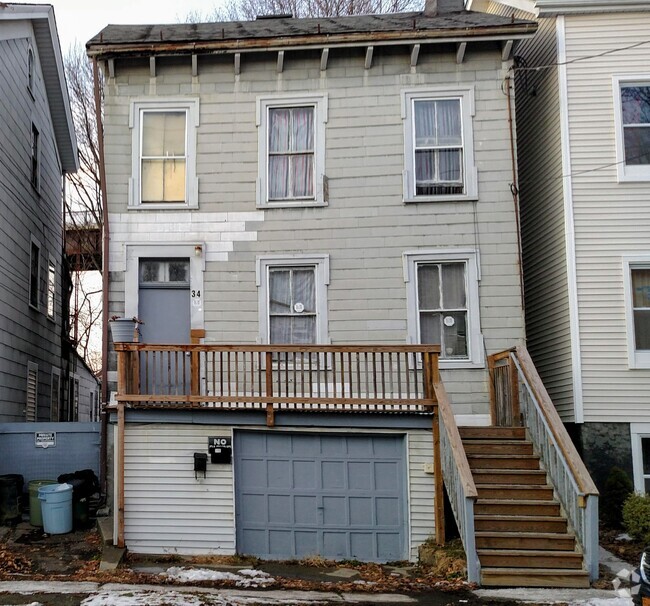 Building Photo - 34 Gifford Ave Unit 2nd floor Rental