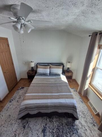 Photo - 602 Saunders Rd