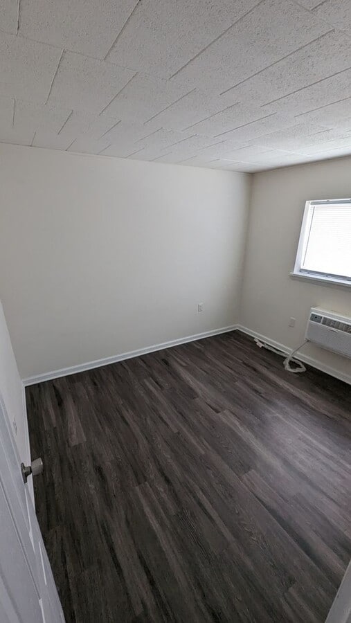 Bright and clean 1 Bedroom - Bright and clean 1 Bedroom Unit 2C