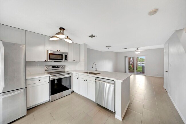 Photo - 1997 NE 15th Ave