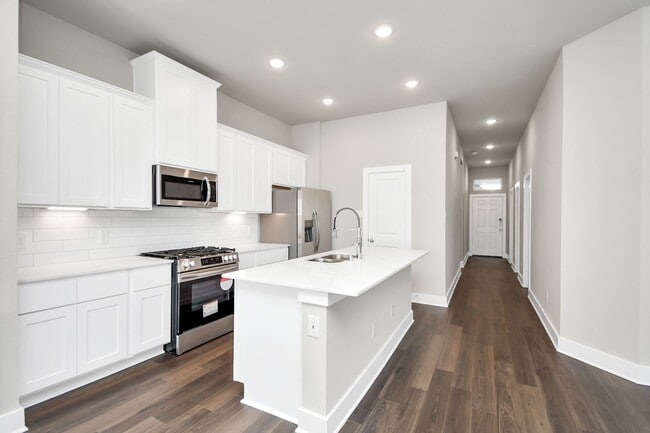 Building Photo - Elm