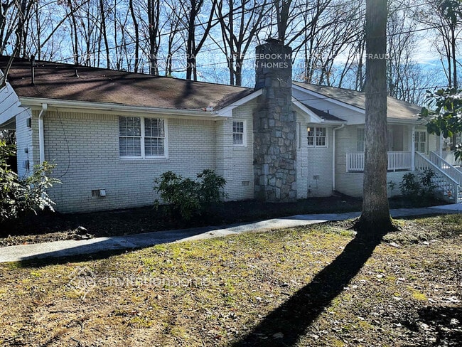 Building Photo - 492 Summit Ridge Dr