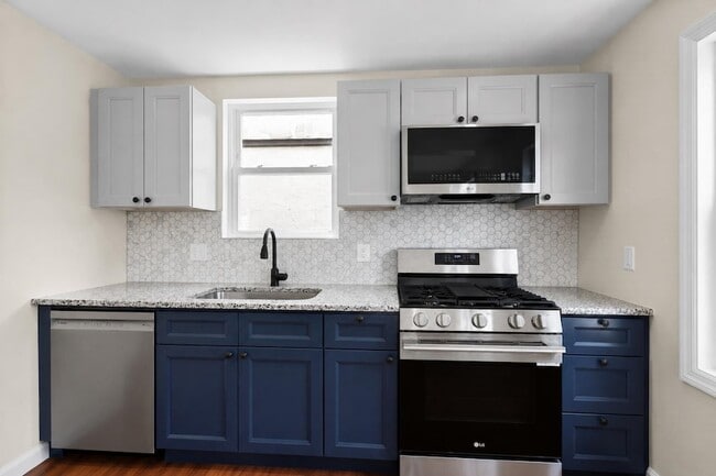 Photo - 731 Humboldt St