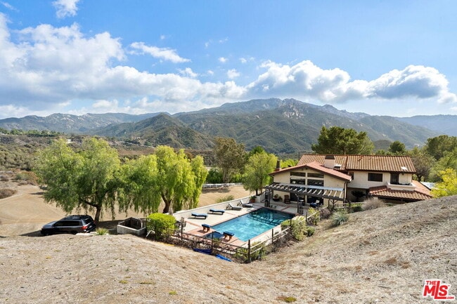 Building Photo - 25615 Mulholland Hwy Rental