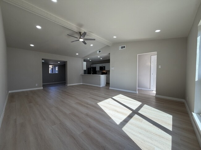 Photo - 404 Lowell Ln