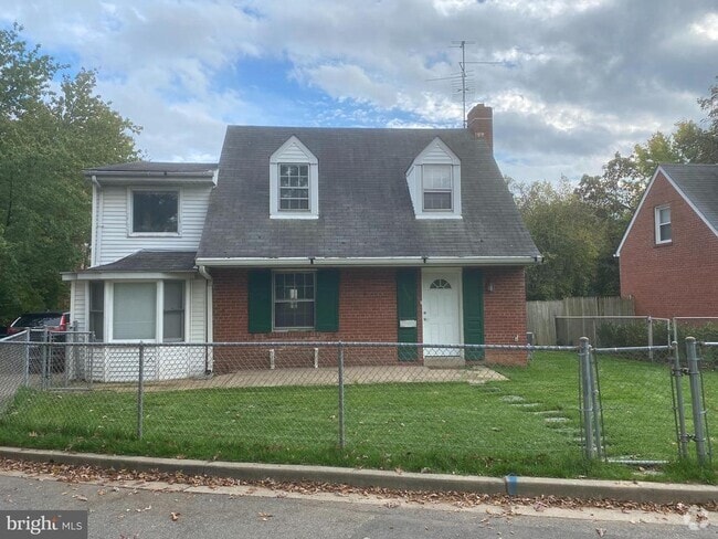 Building Photo - 2400 Arlington Blvd Rental