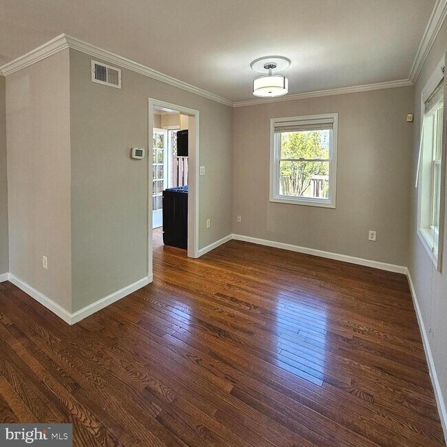 Photo - 2214 Arlington Terrace