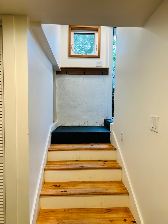 Entry - 8300 N Dwight Ave Unit Apartment