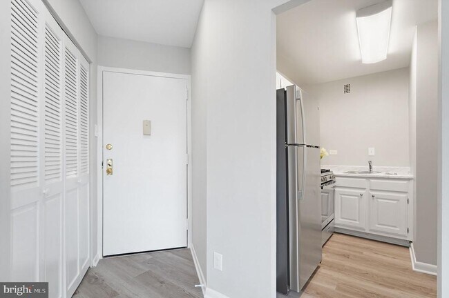 Photo - 5340 Holmes Run Pkwy Unit 1503