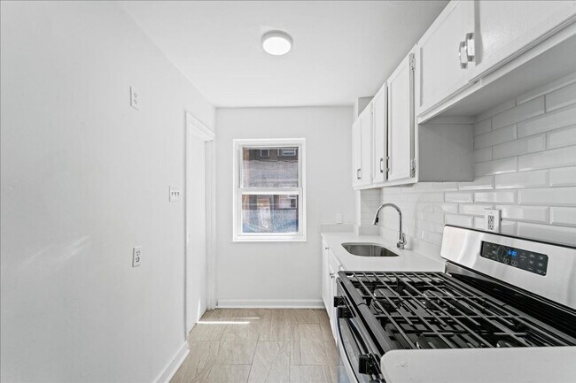 3847-3849 Beechwood Blvd