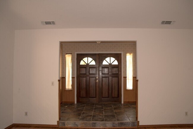 Photo - 16320 Loretta Ln