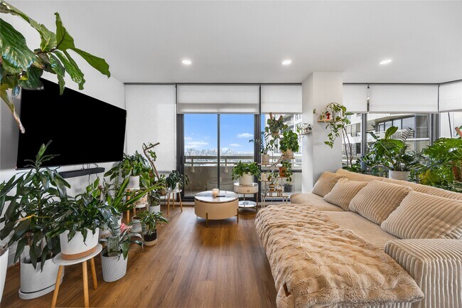 Photo - 14 Greenway Plz Unit 23P